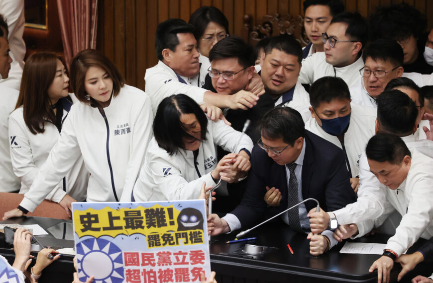 台灣新聞通訊社-王鴻薇：民進黨暴力癱瘓議事 跟尹錫悅戒嚴有什麼兩樣？