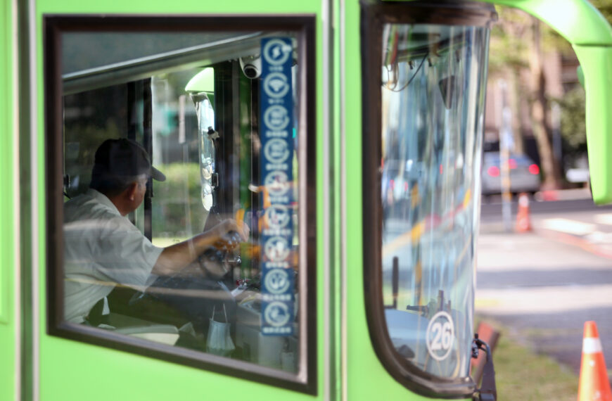 台灣新聞通訊社-遊覽車GPS管理強制介接駕駛資訊 最快年底報交通部修法