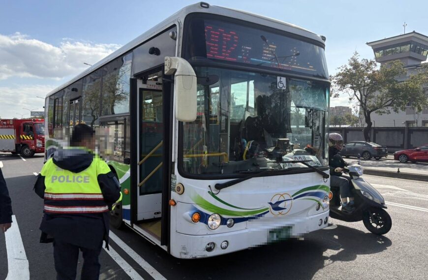 台灣新聞通訊社-北市公車追撞4機車疑疲勞駕駛？議員曝已連三天工時超過10小時