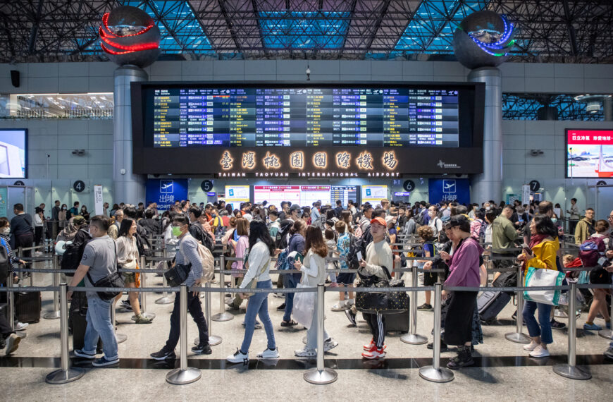 台灣新聞通訊社-旅客注意！桃園機場宣布「禁用1款行李箱」 勸不聽將報警處理