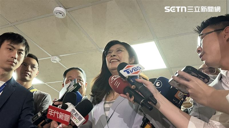 台灣新聞通訊社-拚北市6席全壘打!傳白不滿戴錫欽喊單獨過半 鄭麗文:不影響藍白合