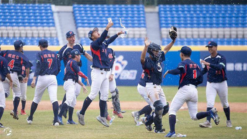 台灣新聞通訊社-黑豹旗／3分差擊敗大黑馬羅東高工　平鎮高中奪下隊史第8冠