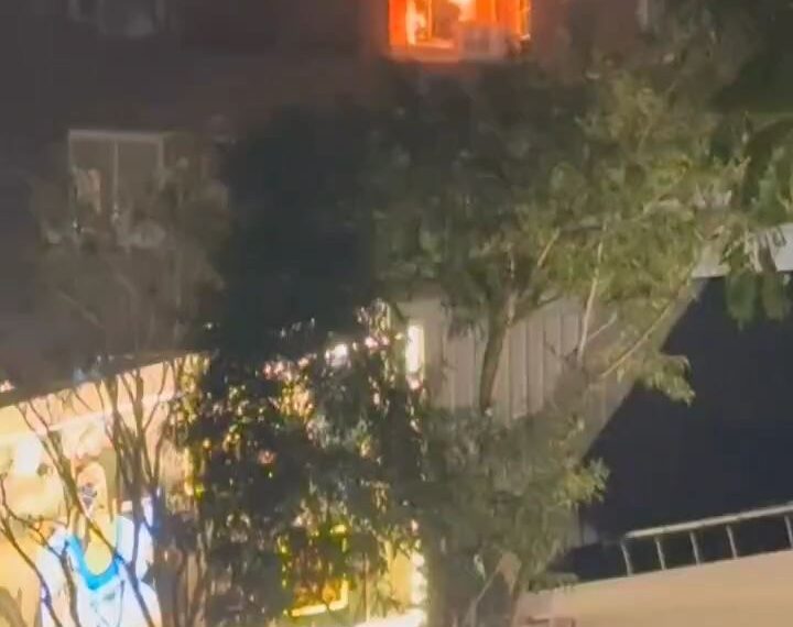 台灣新聞通訊社-快訊/高雄駁二特區「民宅竄火舌」大批警消趕往搶救中