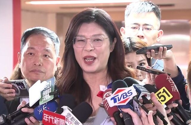 台灣新聞通訊社-綠議員掛「票投蔣萬安就是支持鄭」看板　鄭麗文反擊「非常有趣」：來蹭