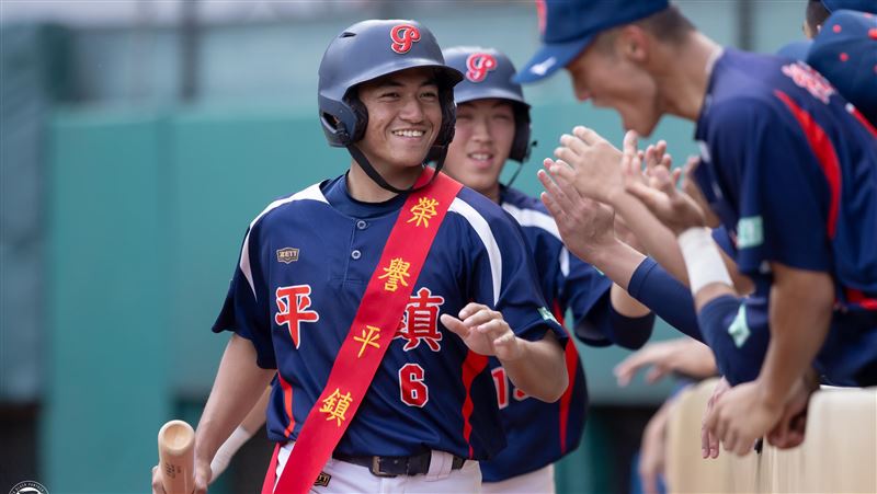 台灣新聞通訊社-黑豹旗/平鎮高中奪隊史第8冠 總教練認今年較特別!點1打1投贏球關鍵