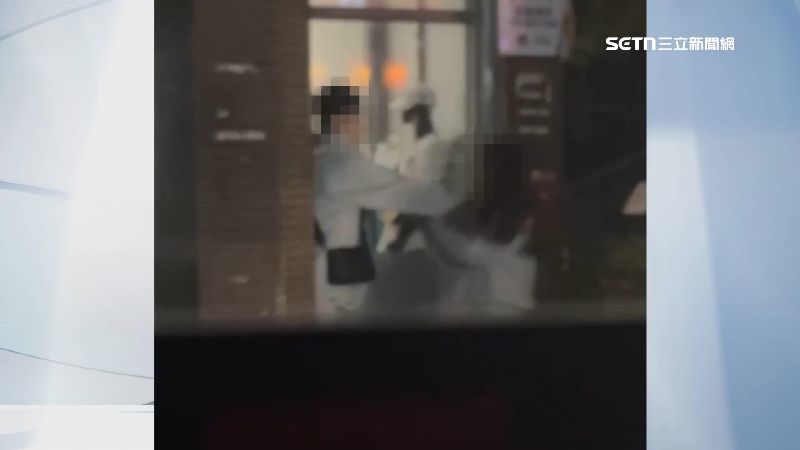 台灣新聞通訊社-獨家/「蔡英文愛店」外爆衝突 男女互毆1人遭拖行