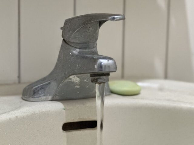 台灣新聞通訊社-淡北道路施工挖破管線停水　新北：已恢復供水