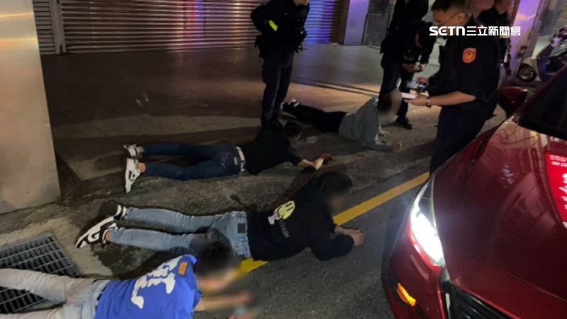 台灣新聞通訊社-欠1萬修車費！17歲少年打工還債　遭惡煞砍到臟器外露