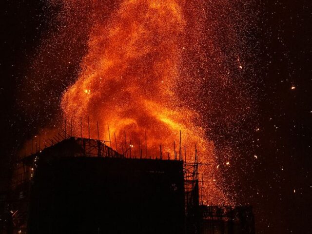 台灣新聞通訊社-剛工作就遇宏福苑火災！菲傭「肉身護3月大幼主」雙雙送加護搶命