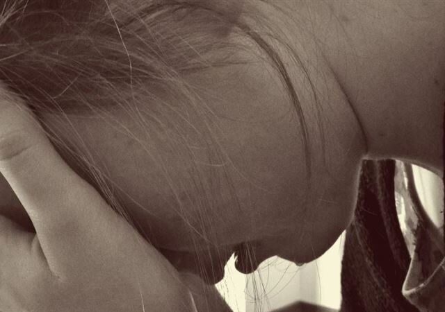 台灣新聞通訊社-母親窮苦過一生！女兒整理遺物翻到神祕信封　一看內容瞬間跪地淚崩