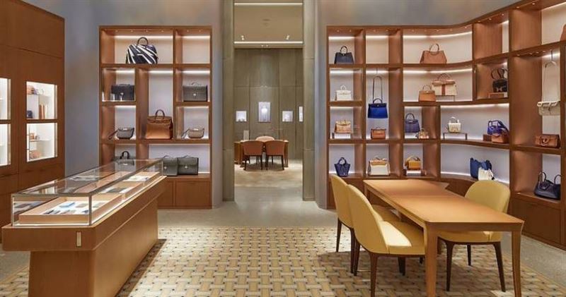 台灣新聞通訊社-愛馬仕第五代繼承人遭背刺!近5千億資產蒸發 被目擊搭廉航經濟艙