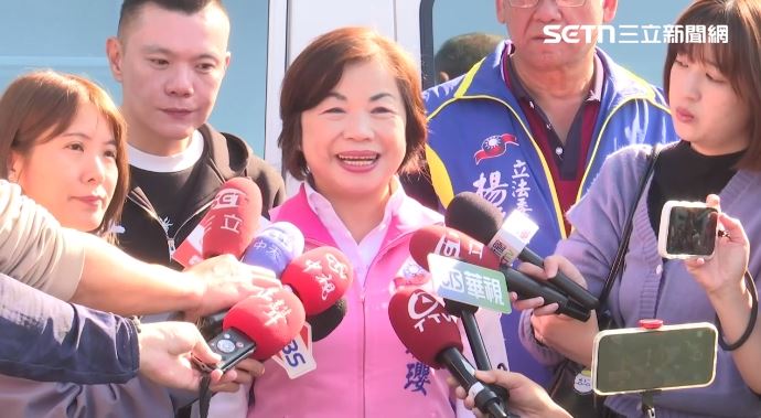 台灣新聞通訊社-盧秀燕握手加油！楊瓊瓔拚選台中市長：我和江啟臣「姊弟一起登山」