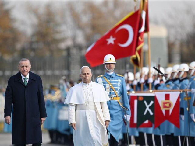 台灣新聞通訊社-教宗良十四世首趟出訪！警告第三次世界大戰已開打　宗教不是戰爭理由
