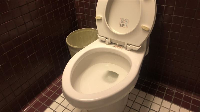 台灣新聞通訊社-10多天沒排便!老翁腹痛忍送醫開刀 麻醉後「糞從口腔噴出」醫傻眼