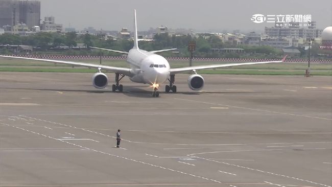 台灣新聞通訊社-空中巴士召回A320客機!國航3分之2受影響 民航局:明早8時前完成檢修