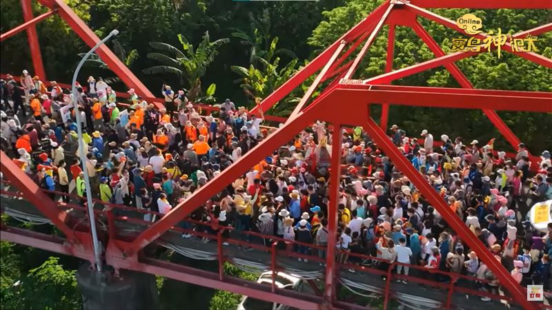 台灣新聞通訊社-大甲媽遶境「此路不通」！72年西螺大橋封閉整修1年…信眾：潦溪渡河