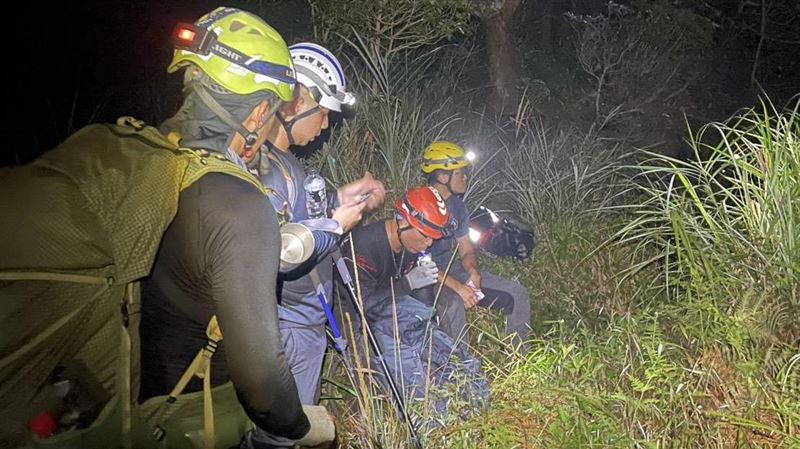 台灣新聞通訊社-屏東4男1女舊好茶訪友！「誤食毒草」出現幻覺…特搜警消入山救援中