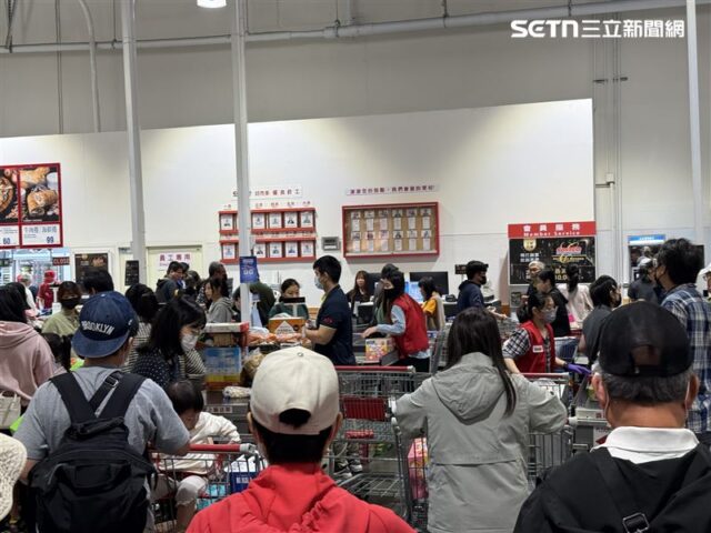 台灣新聞通訊社-直擊／好市多黑五最後一天「幾乎不補貨」厚奶茶售罄　民眾還瘋搶這1物