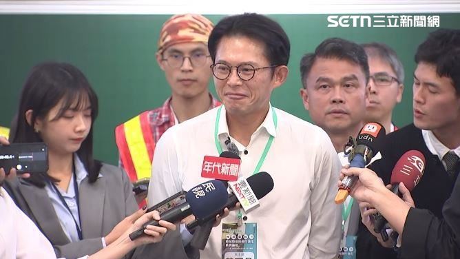 台灣新聞通訊社-陳時中遭狗仔跟拍提告了　黃國昌狂嗆太可笑：歡迎來告！你是要告什麼啊