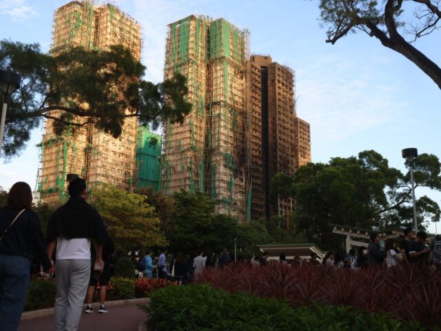 台灣新聞通訊社-香港徹查大火連署  一名發起人遭港警國安處拘捕