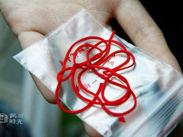 台灣新聞通訊社-月老「新業務」曝光 外國遊客全傻眼：除了牽紅線還得幫搶票？