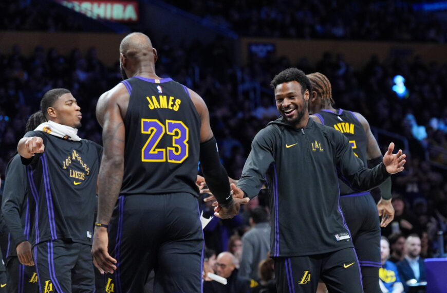 台灣新聞通訊社-NBA／為他感到驕傲！布朗尼輪替表現亮眼 詹姆斯談成長曲線