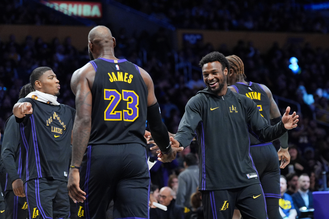 台灣新聞通訊社-NBA／為他感到驕傲！布朗尼輪替表現亮眼 詹姆斯談成長曲線