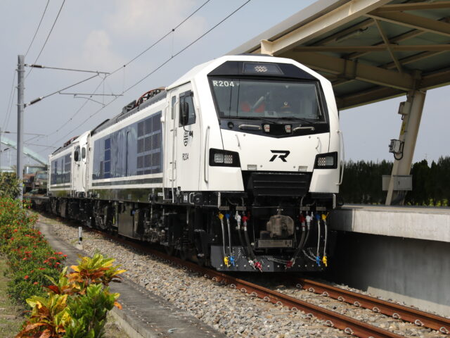 台灣新聞通訊社-今年全數交車破滅！台鐵R200型新柴電機車暫緩交車 延後8個月才到齊