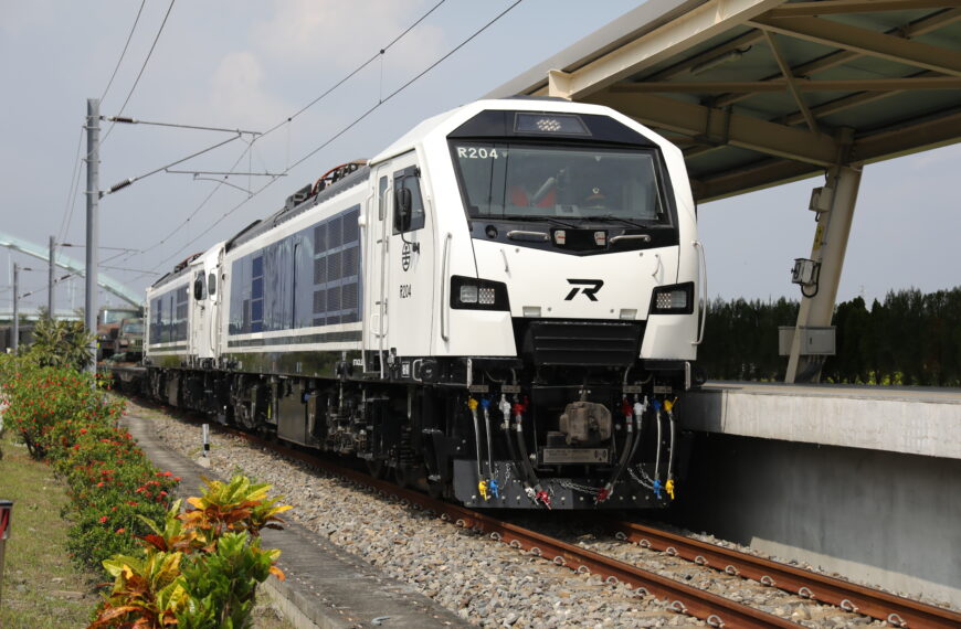 台灣新聞通訊社-今年全數交車破滅！台鐵R200型新柴電機車暫緩交車 延後8個月才到齊