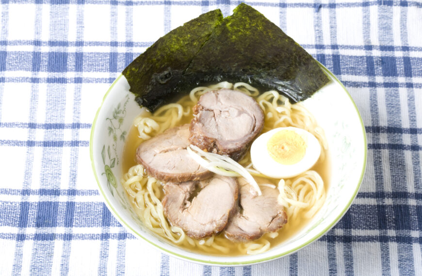 台灣新聞通訊社-拉麵上的海苔怎麼吃？業者解惑曝關鍵「1步」：是靈魂配料