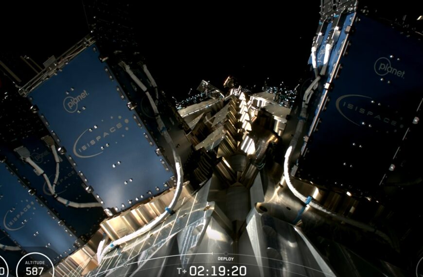 台灣新聞通訊社-齊柏林衛星近中午通過台灣上空 與台南地面站通聯12分鐘 健康狀況無虞