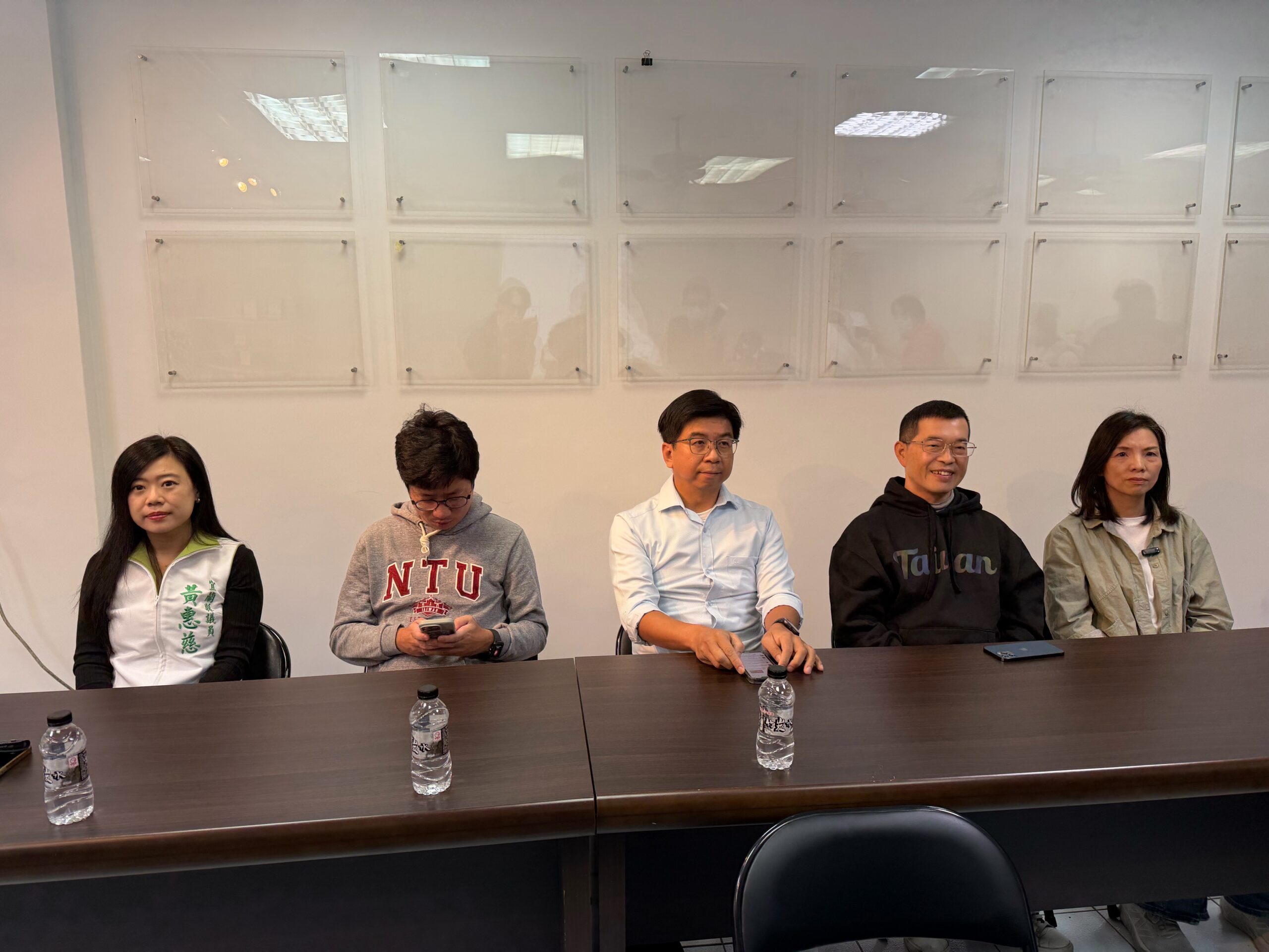 台灣新聞通訊社-民進黨宜蘭市縣議員初選民調揭曉 現任議員落馬