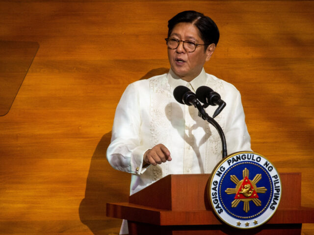 台灣新聞通訊社-抗議防洪工程弊案 菲律賓數千人上街要求究責