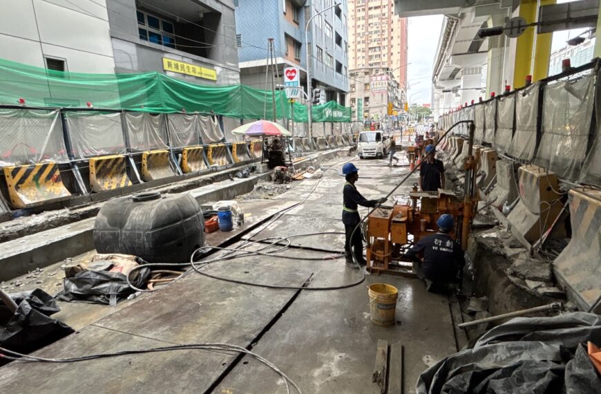 台灣新聞通訊社-民生地下道工程5年難收尾!附近商家生意掉半 住戶驚覺門框歪斜