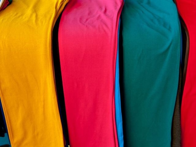 台灣新聞通訊社-有人狂買7件！七、八年級生見1款褲子怕爆：死去的記憶回來了