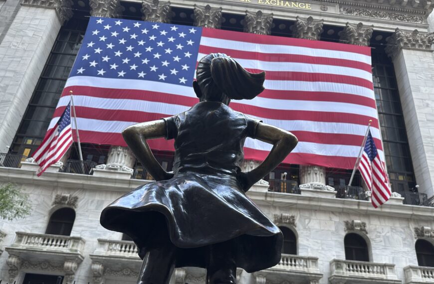 台灣新聞通訊社-美股美債比特幣全面強彈的2大教訓：別跟Fed、AI對做