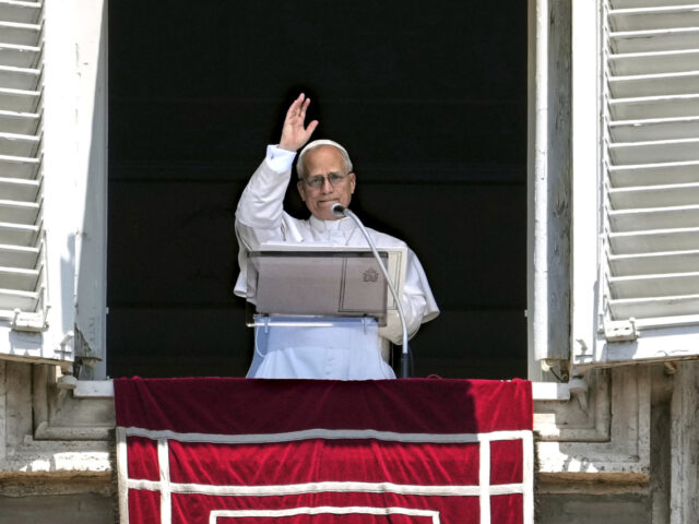 台灣新聞通訊社-教宗訪土耳其 群眾冒雨參加伊斯坦堡彌撒