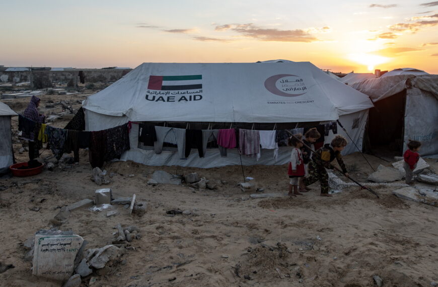 台灣新聞通訊社-瓦礫中搭教室 加薩學童面臨書本與覓食之戰