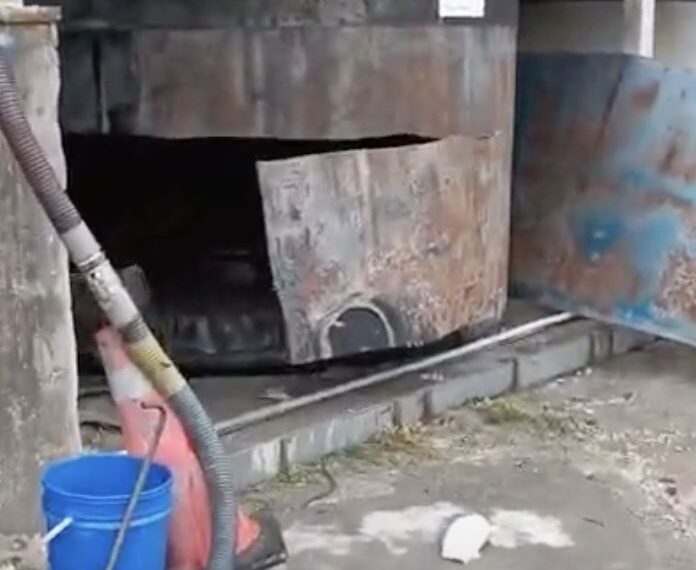 台灣新聞通訊社-儲存槽底結晶體驗出「撒旦之母」⋯衝擊波炸飛！工人後腦撞地破頭慘死