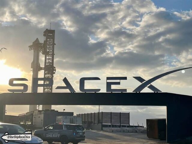 台灣新聞通訊社-盤前／馬斯克送AI到太空　低軌衛星8檔起飛