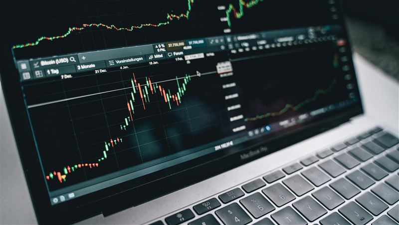 台灣新聞通訊社-收盤／台積電漲20元帶頭衝！台股勁揚228點　AI熱潮續點火