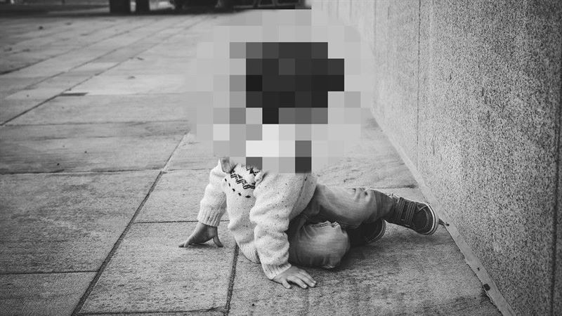 台灣新聞通訊社-5歲童全身傷腦出血…寄養父竟任「躺廁所冰冷地板」數小時冷血不送醫