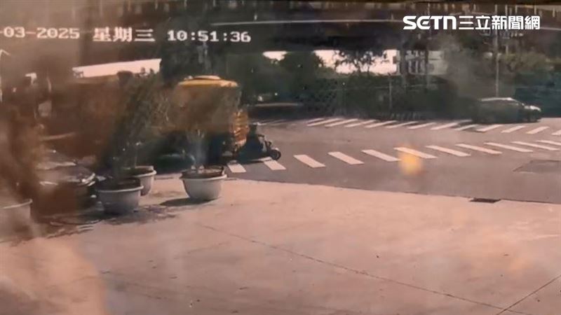 台灣新聞通訊社-路口右轉遇劫！台中女遭聯結車捲車底「車輪爆頭」…恐怖畫面曝光