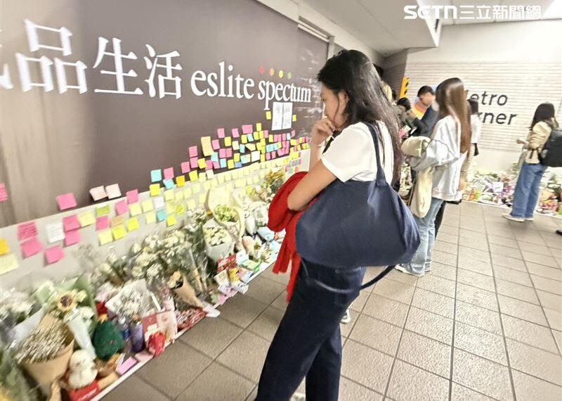 台灣新聞通訊社-直擊／北捷案第5天！Ｍ7滿是鮮花悼余家昶　民眾泣：他的名字不會被忘記