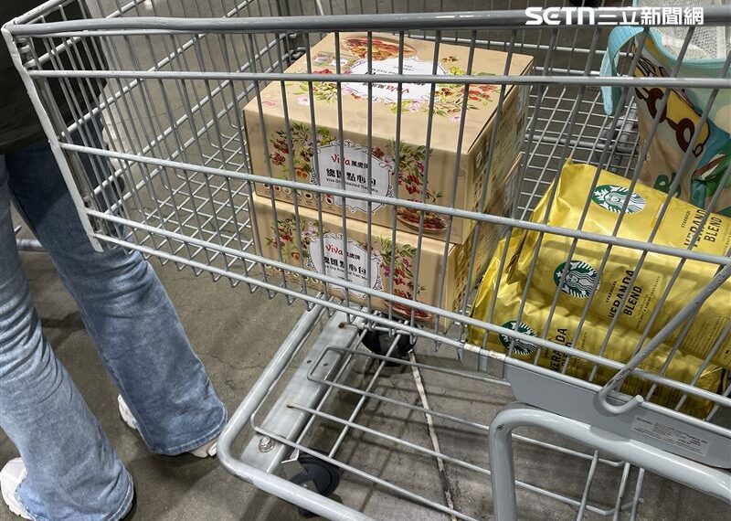 台灣新聞通訊社-好市多「1零食」降110元！掀搶買潮 民眾直呼：趁便宜快搬貨