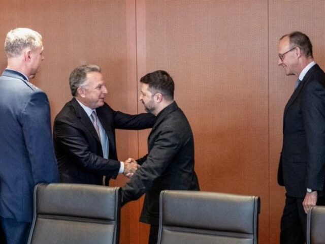 台灣新聞通訊社-澤倫斯基願放棄北約夢！美烏柏林會談　川普特使：取得眾多進展