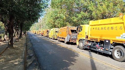 台灣新聞通訊社-台中清潔隊員被要求「客串宣傳購物節」錄影30秒回傳!市府回應了