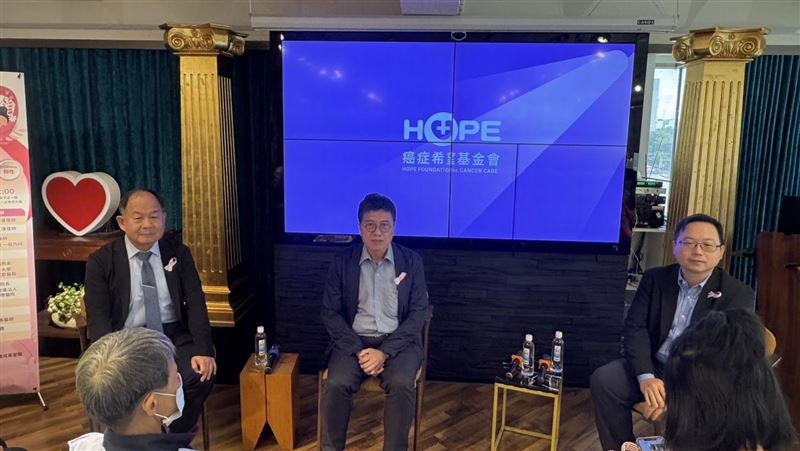 台灣新聞通訊社-24歲確診乳癌、跌倒腰痛竟是腫瘤!她們的故事帶給癌友們勇氣