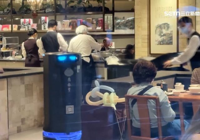 台灣新聞通訊社-獨家／大缺工時代！「鼎泰豐」加薪20%搶人才　饗賓年薪逾200萬