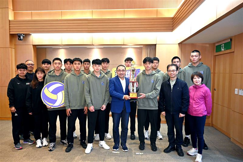 台灣新聞通訊社-華僑高中全勝封王!橫掃北港媽祖盃排球賽 勇奪男子甲組冠軍